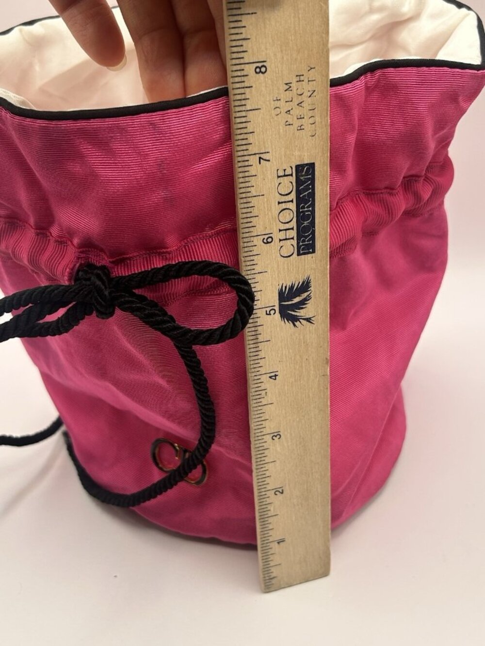 Christian Dior Pink Drawstring Makeup Bag Satin CD Logo Cosmetic Pouch Vintage - Picture 4 of 16